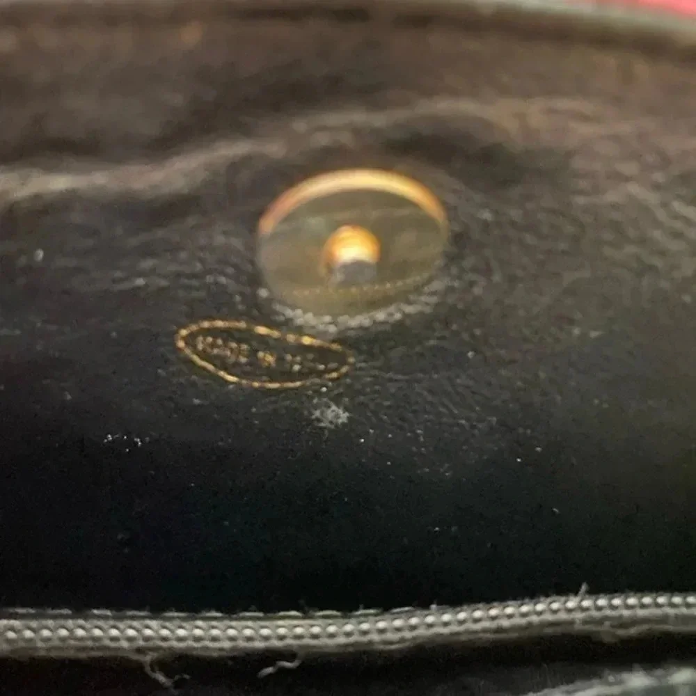 𝅺Chanel Vintage Red‎ Leather Crossbody Bag - Picture 12 of 14